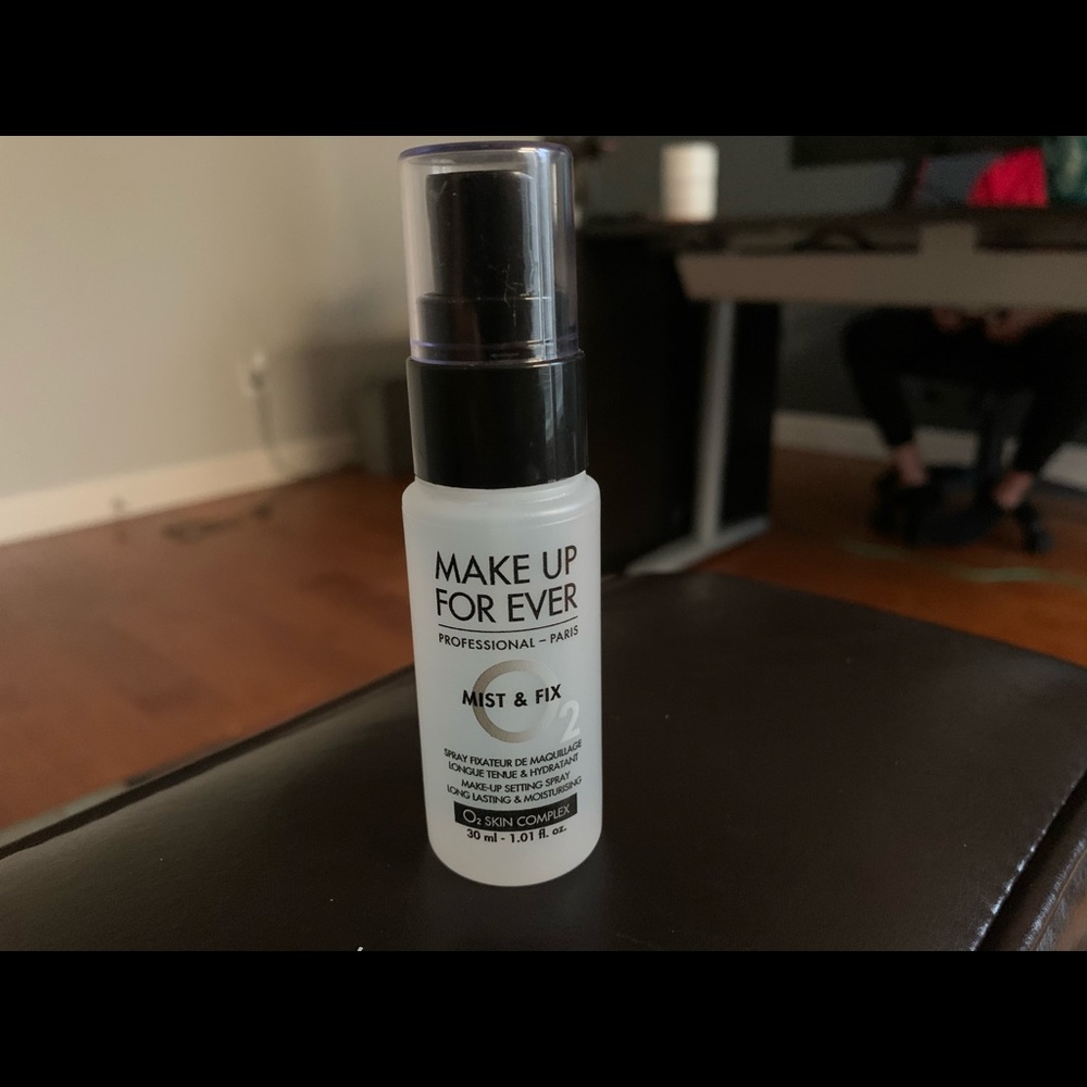 Mist & Fix (Setting Spray)